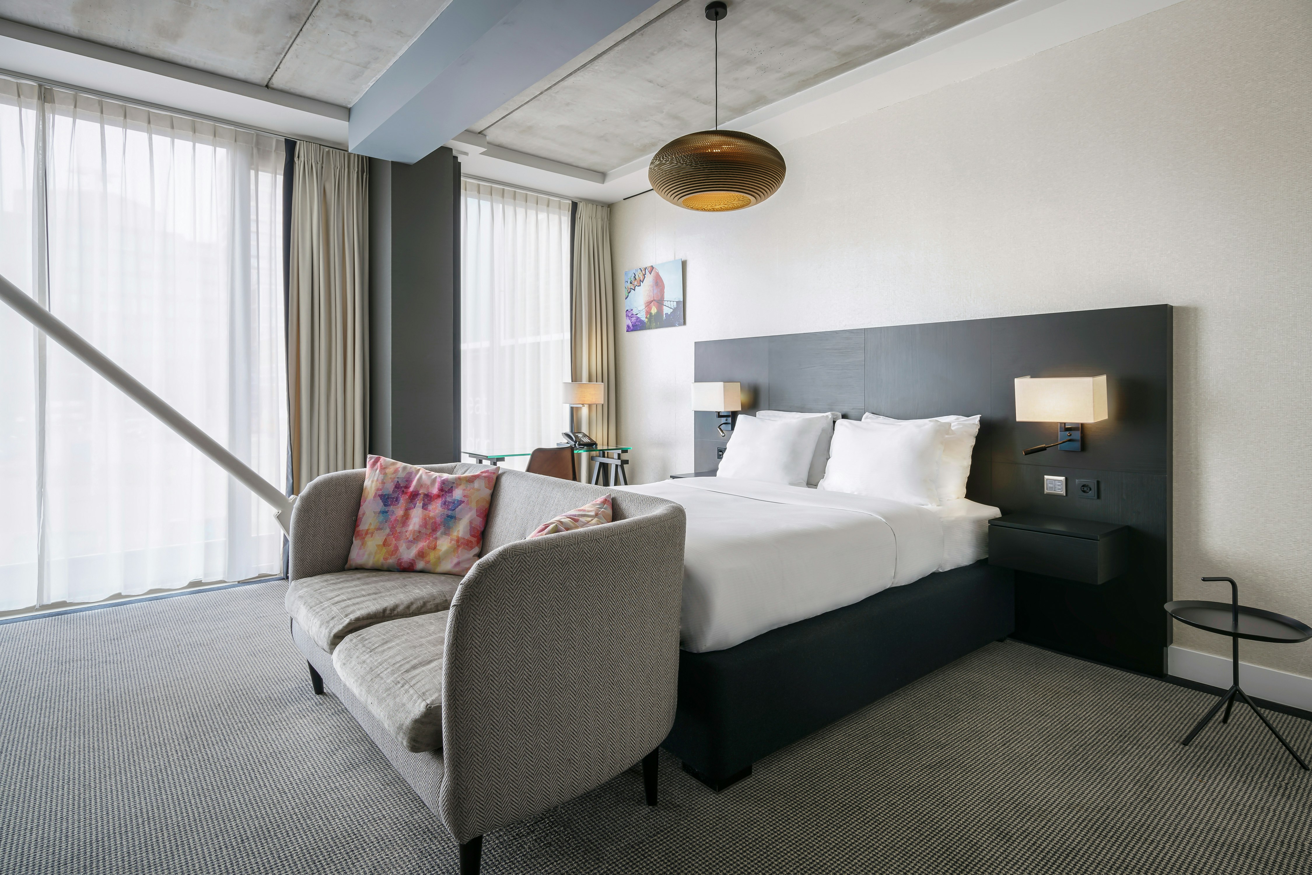 DELUXE, QUEEN BED