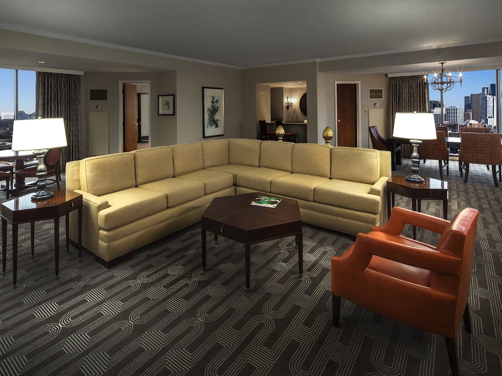 Hilton Anatole 58/90