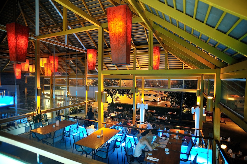 Courtyard by Marriot Phuket Patong Beach 49/65