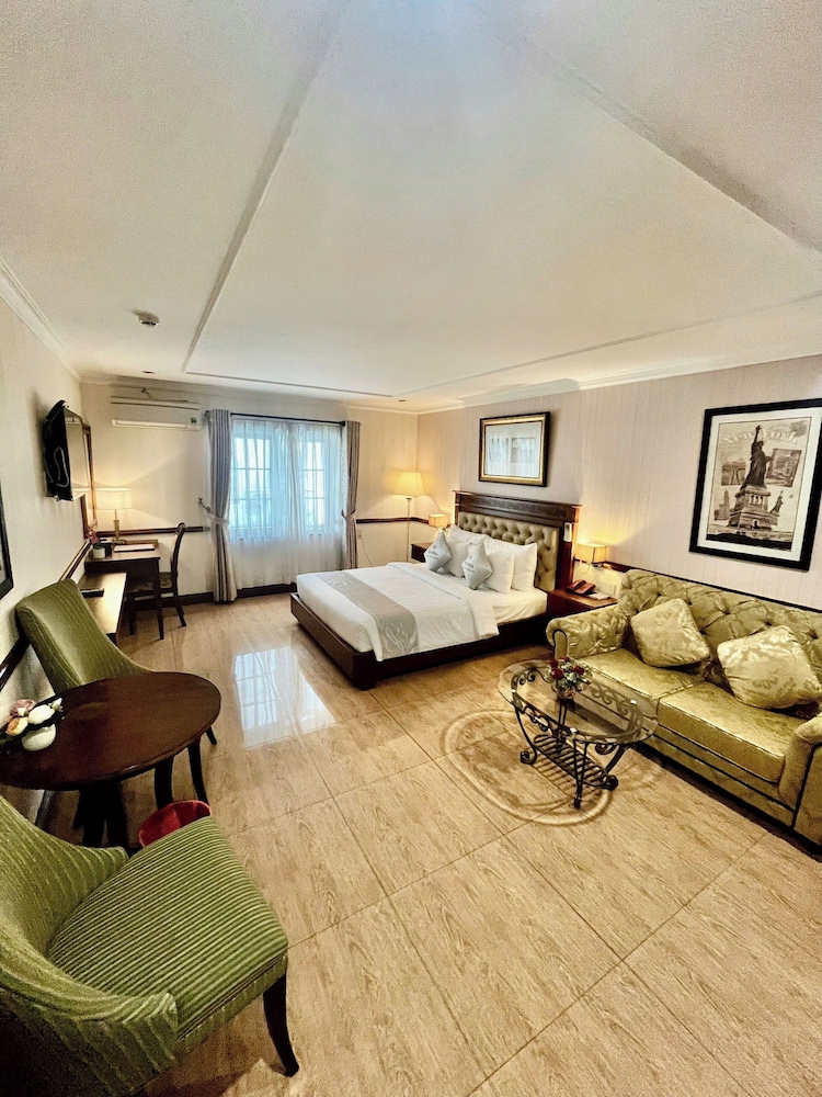 Central Hotel and Residences 31/50