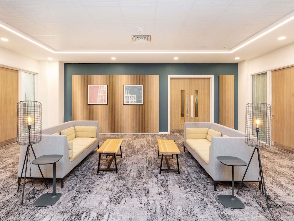 Mercure Newport 32/50