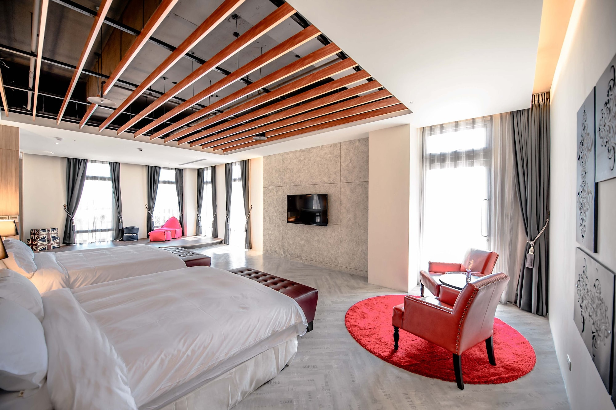 1 BEDROOM, ROYAL, TOWER, SUITE, PATIO