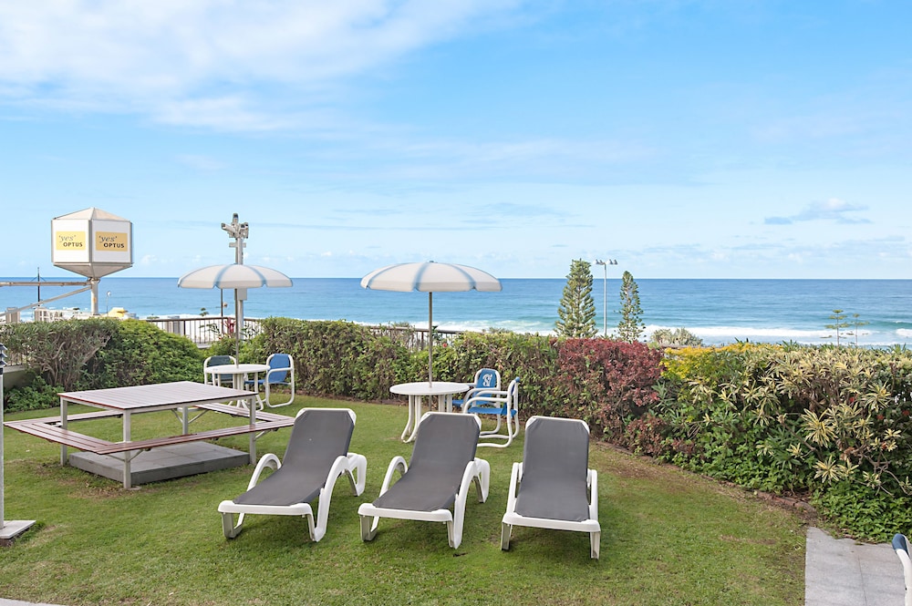 Surfers International Apartments 24/35