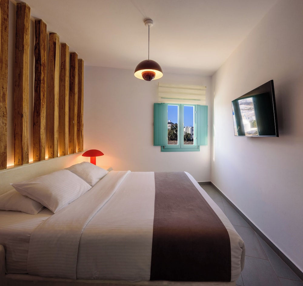 Neptune Luxury Spa Suites 27/72