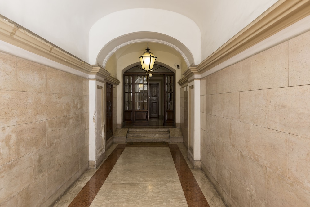 Rome Accommodation - Villa Borghese 12/20