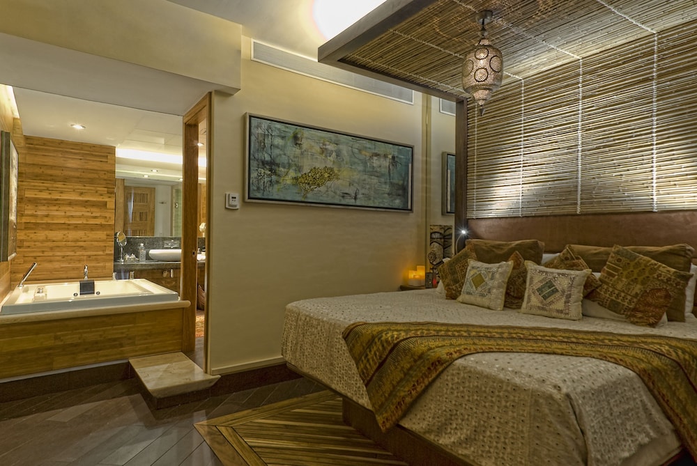 LA DIVINA BY ALDEA THAI 33/66