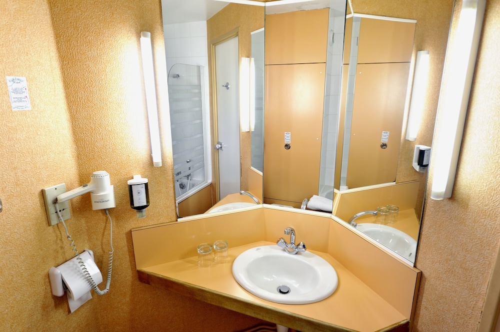Hotel Du Lion D Argent Et Des Tanneries 50/50