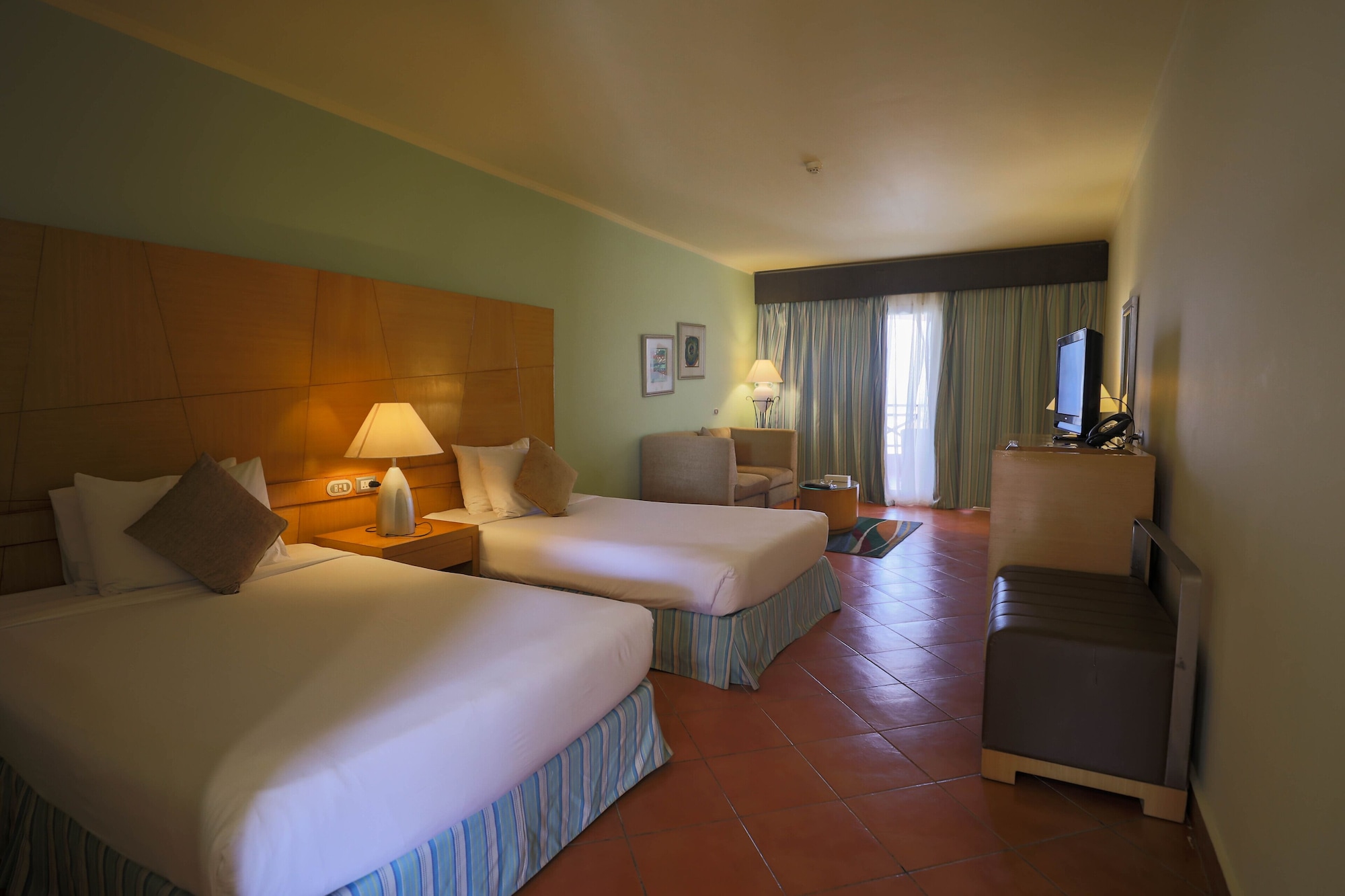 Superior, Twin Beds, Sea View