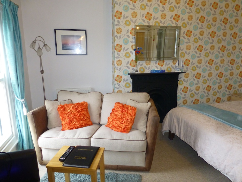 Bryn Derwen Guest House 10/60