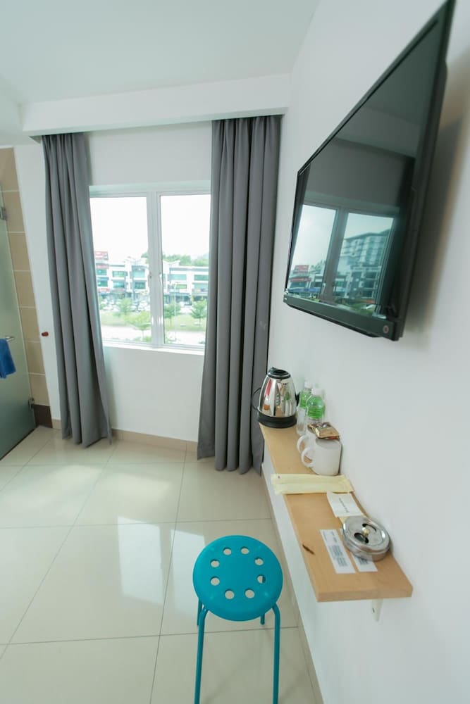 1 Hotel Mahkota Cheras 54/61