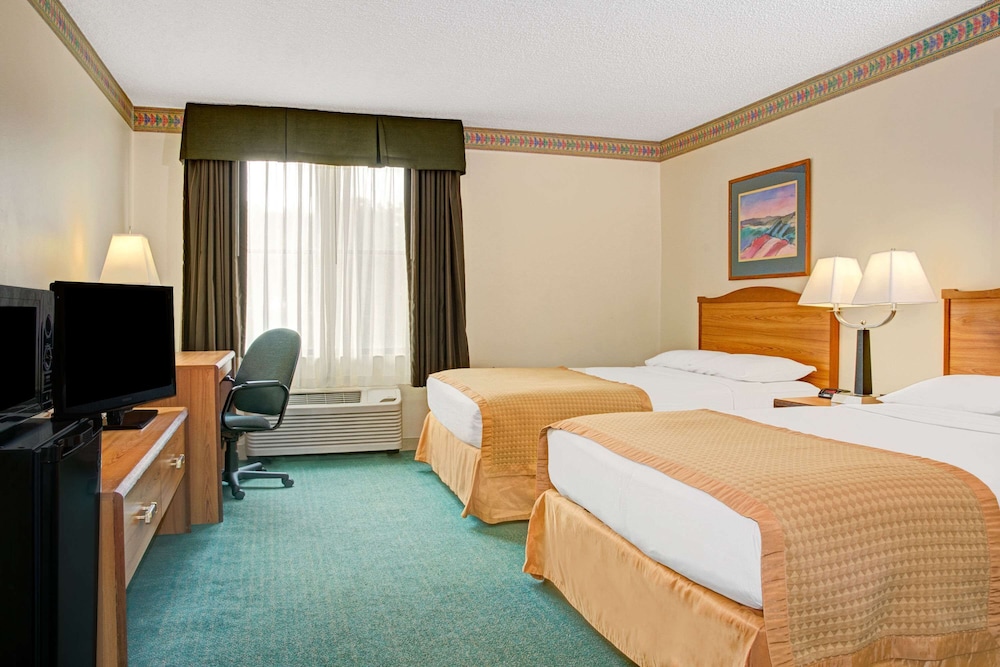 Comfort Inn I45 South Conroe, TX 15/35