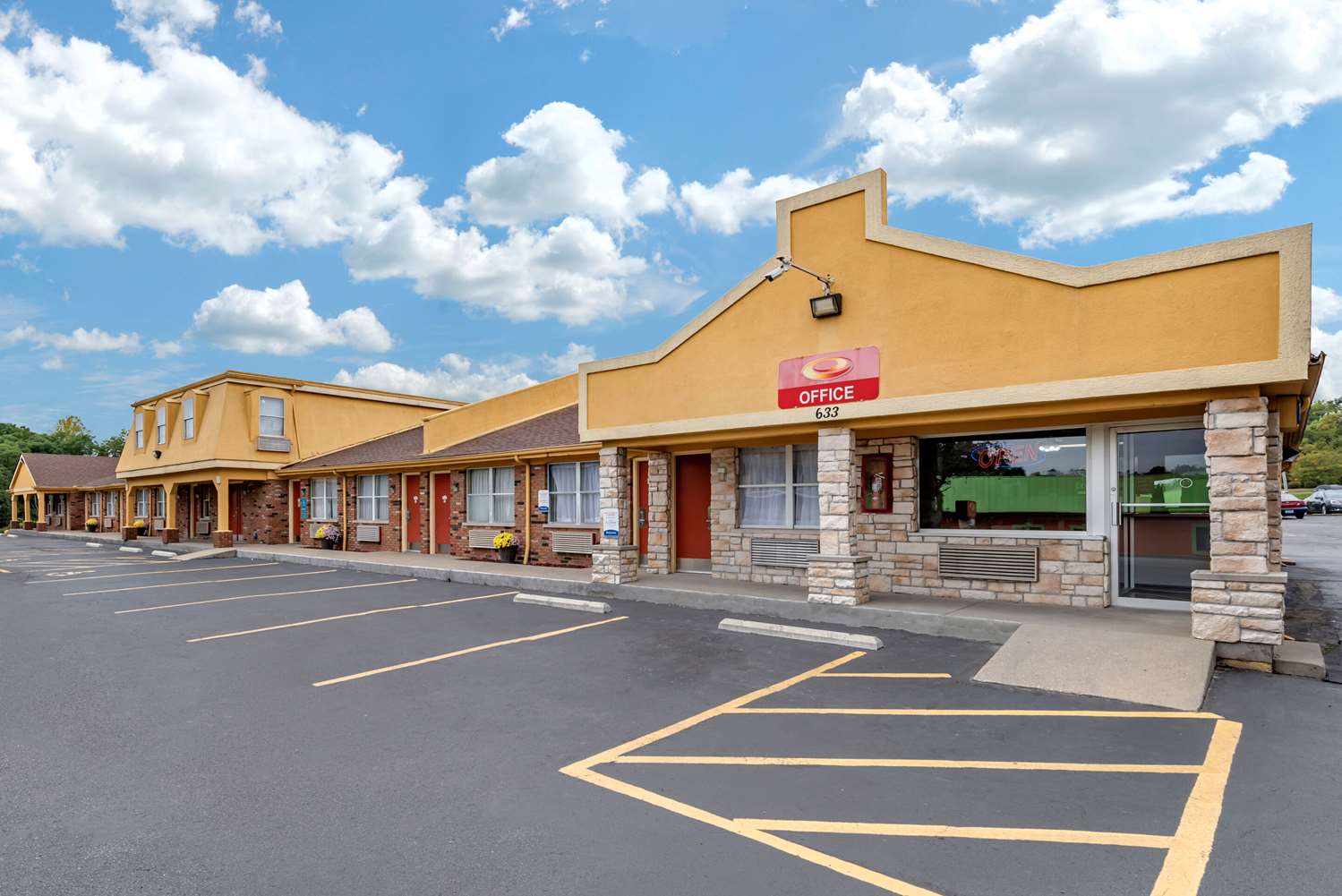 Econo Lodge Erlanger - Cincinnati Airport 17/18