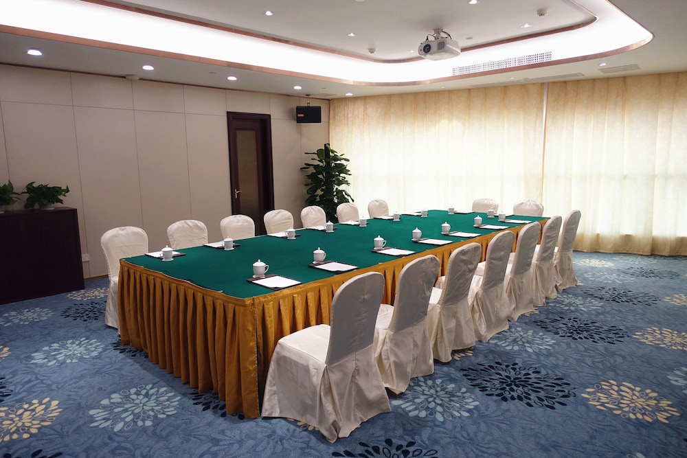 Royal Star Apartment Central City Branch 44/50