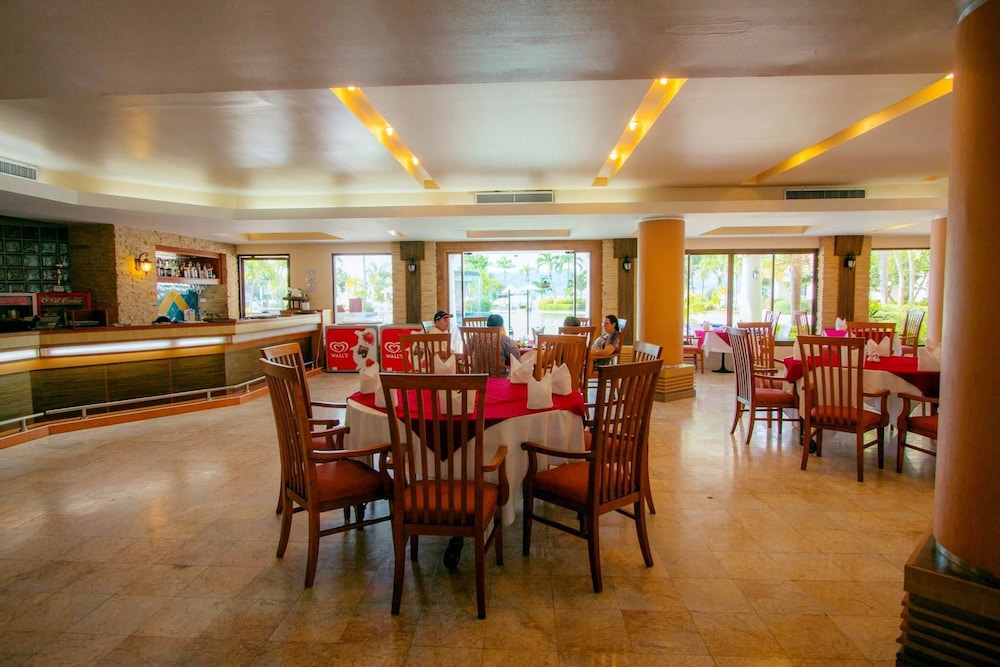 Phi Phi Island Cabana Hotel 58/69