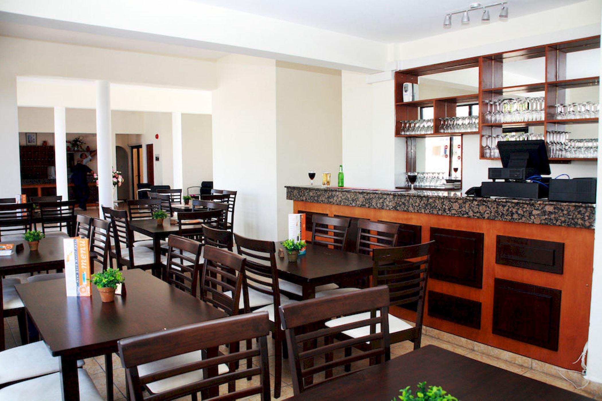 restaurant cafeteria