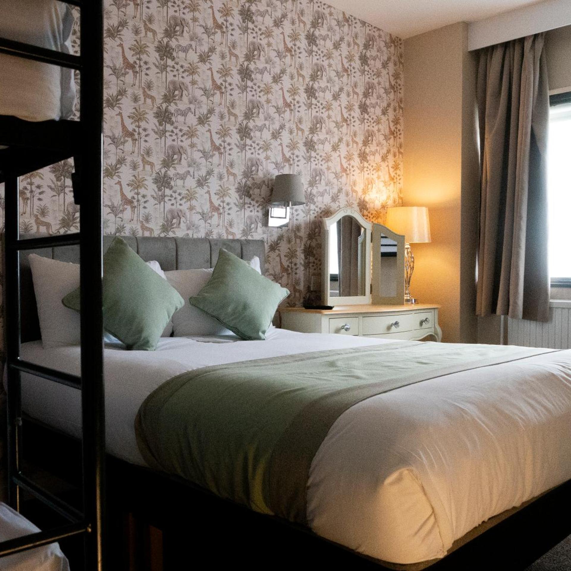 Family, Double Bed