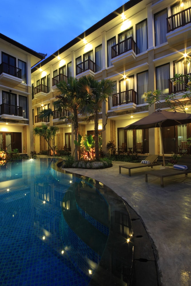 SURIS BOUTIQUE HOTEL 2/50