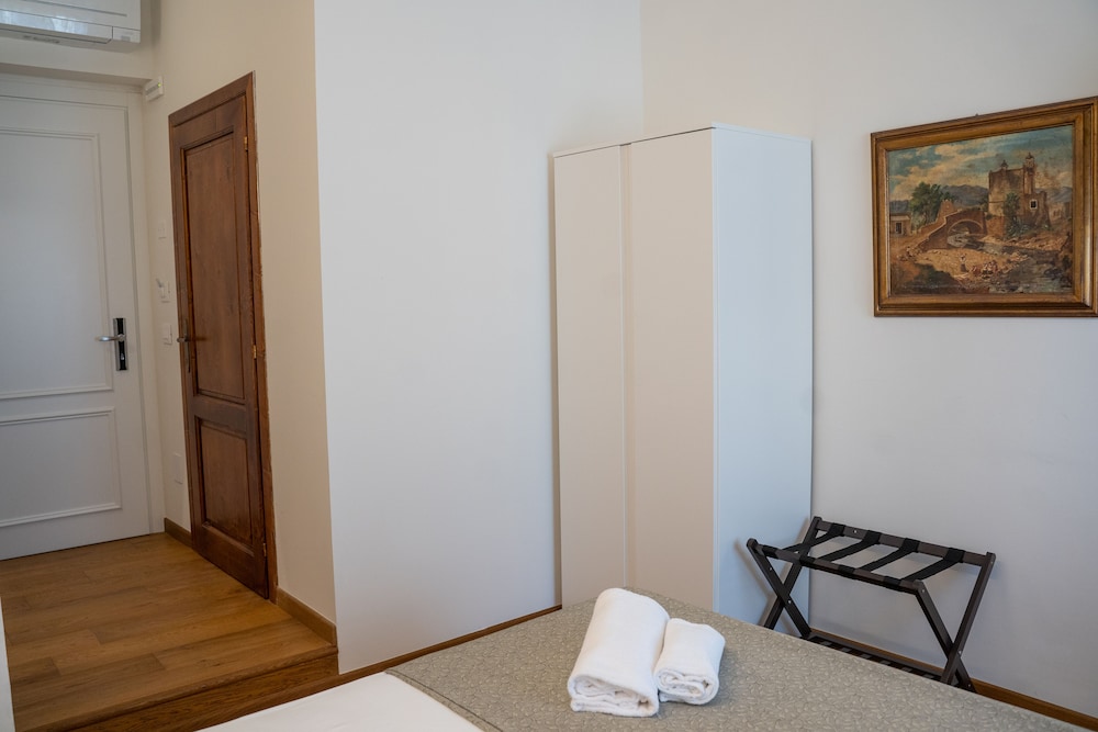 Residenza Degli Speziali 36/48