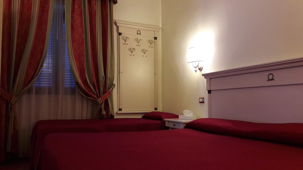 Hotel Quadrifoglio by Mancini 30/50