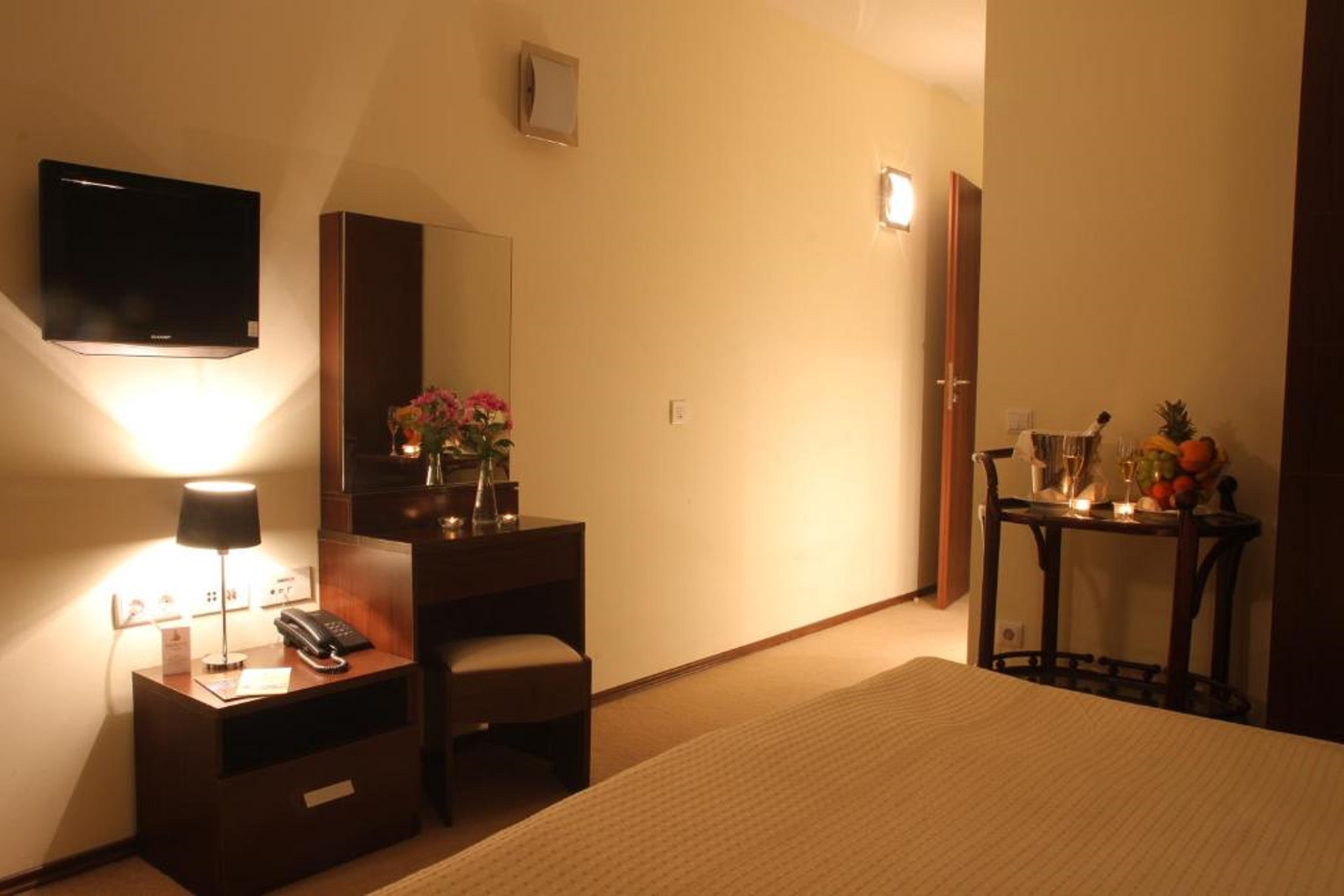 MURITE CLUB HOTEL(FORMERLY White Fir Valley Resort) 29/60
