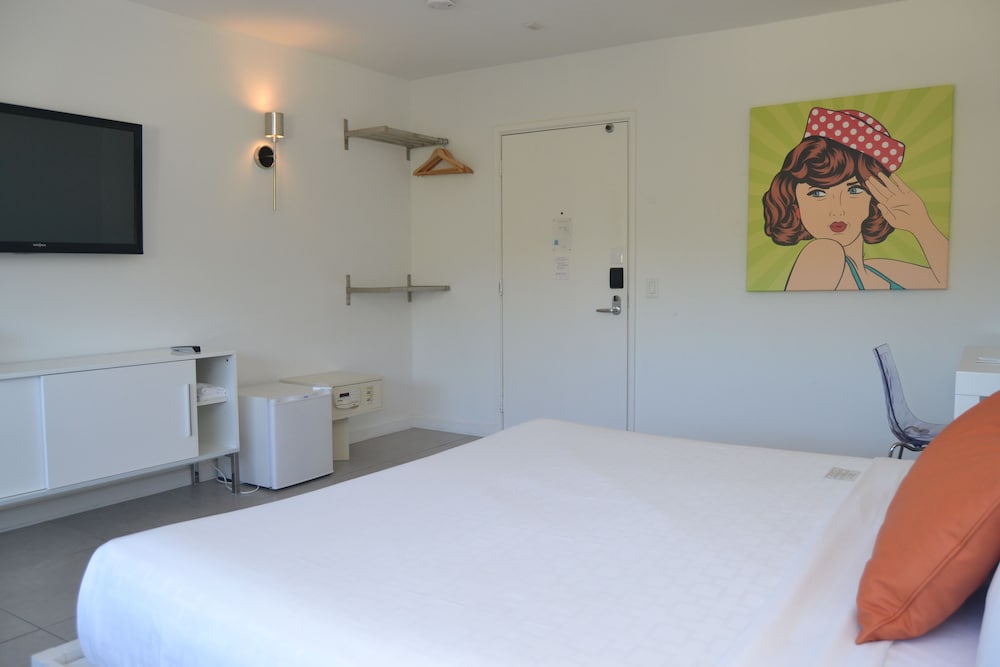 Royal Palms Resort And Spa A North Beach Village Resort Hotel 39/80