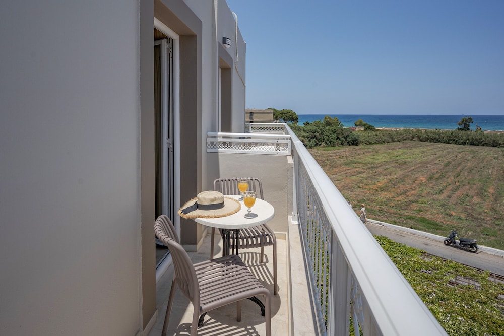 AMARA SEASIDE 40/44