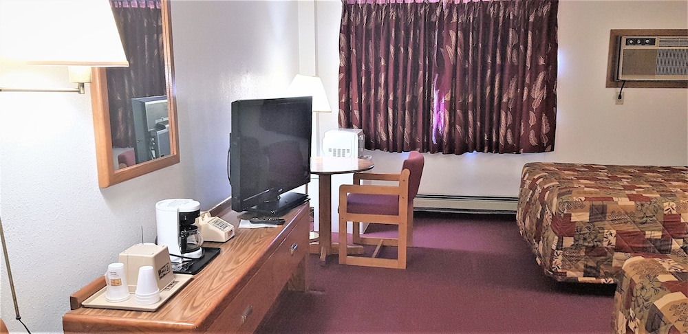AmeriVu Inn and Suites - Avon 13/17