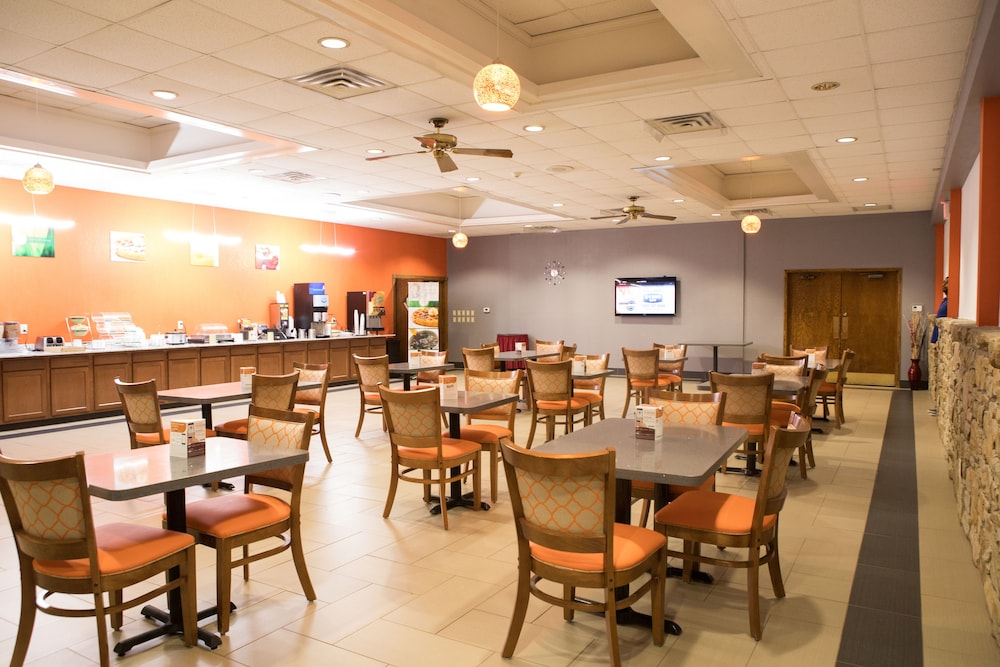 Quality Inn & Suites Bedford West IN 34/40