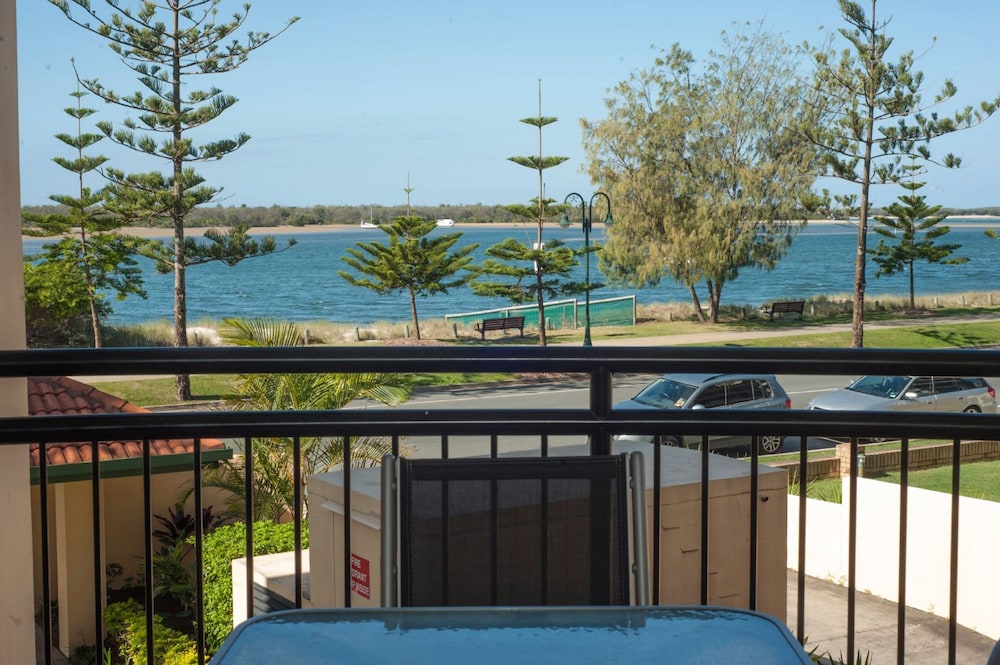 Windsurfer Resort 2/57