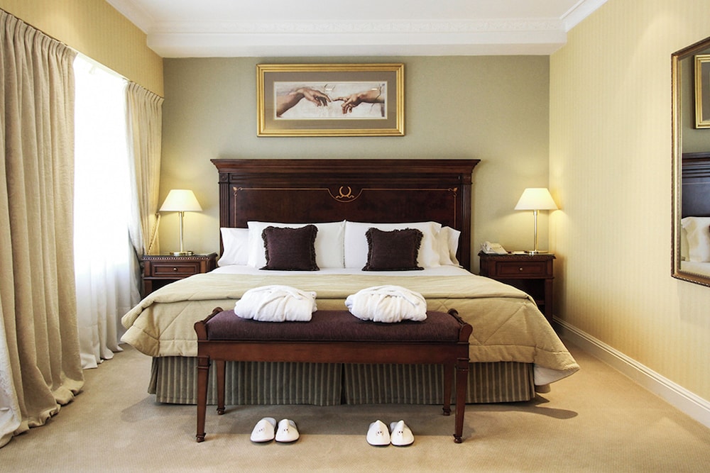 Club, Suite, King Bed