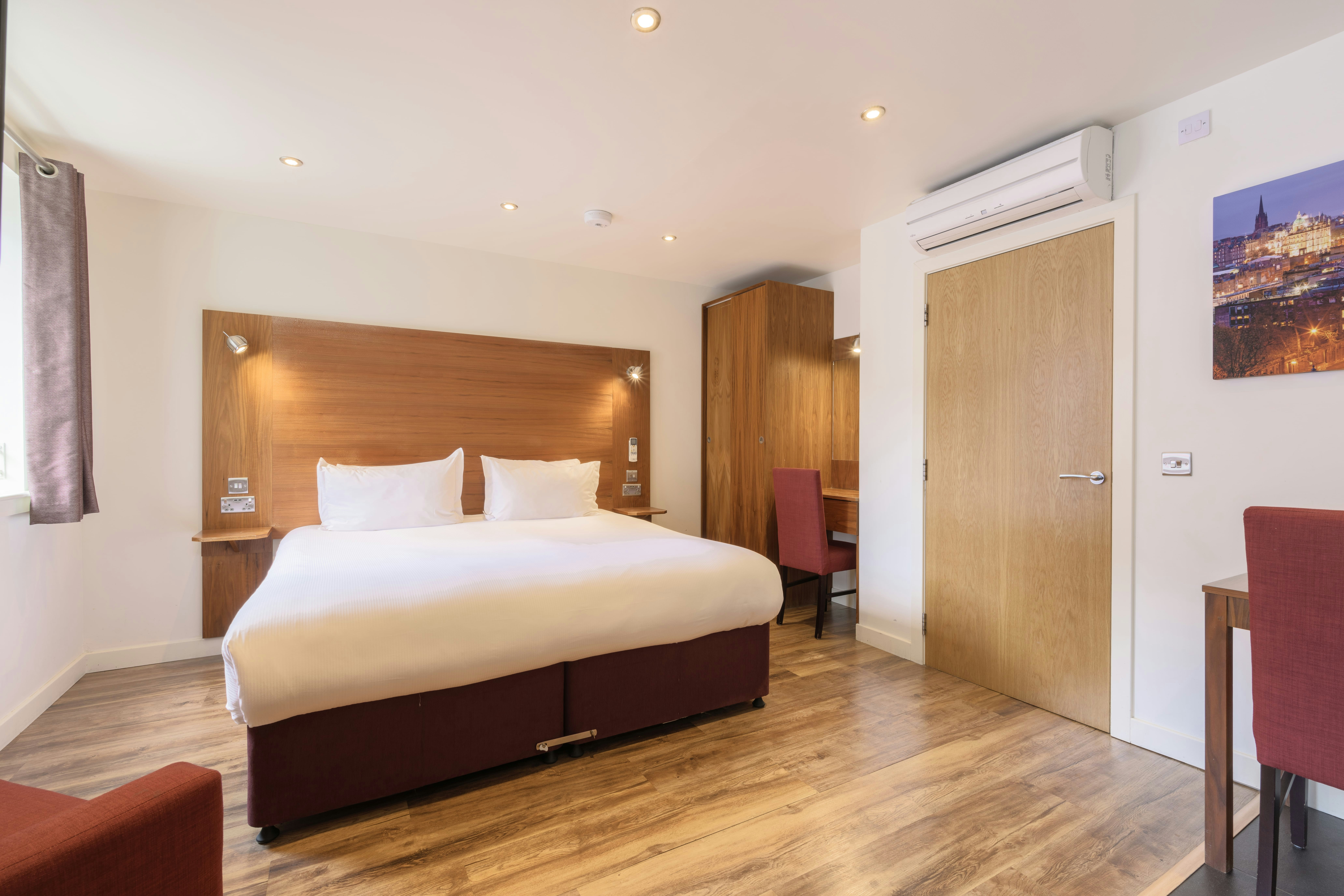Holyrood Aparthotel 34/81