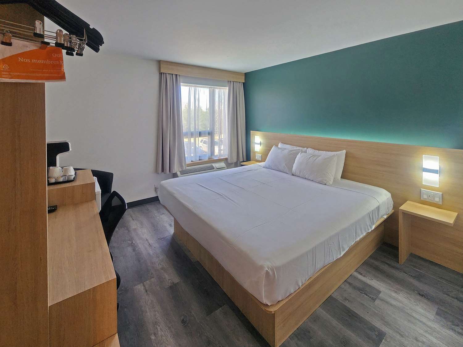 Econo Lodge Deschambault, QC 5/22