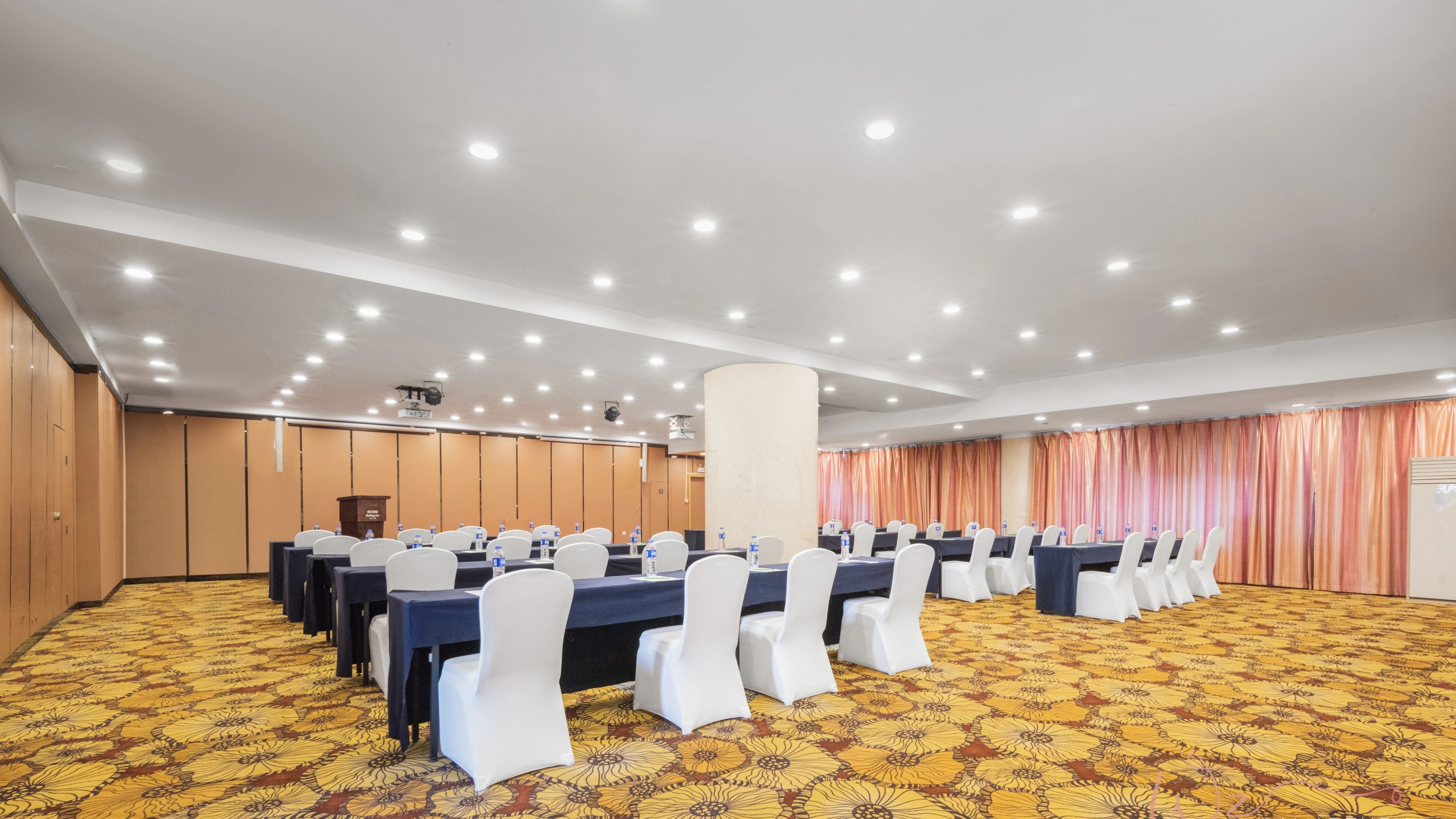 HOLIDAY INN SHIJIAZHUANG CENTRAL 72/77