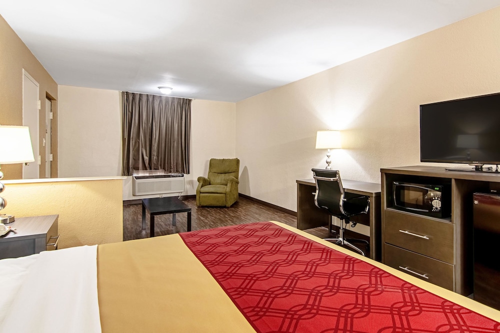 Econo Lodge Inn And Suites Matthews Charlotte 25/28
