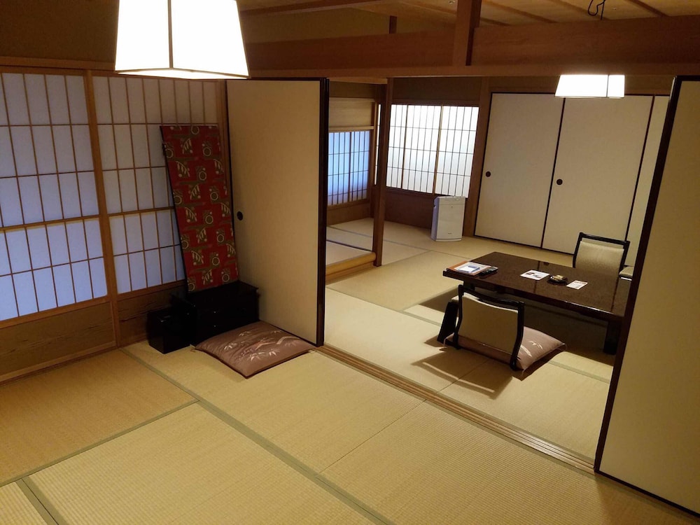 Yamatoya Honten 44/69