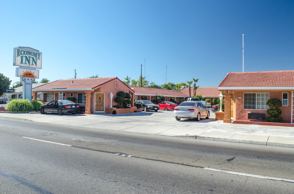 Economy Inn 51/58