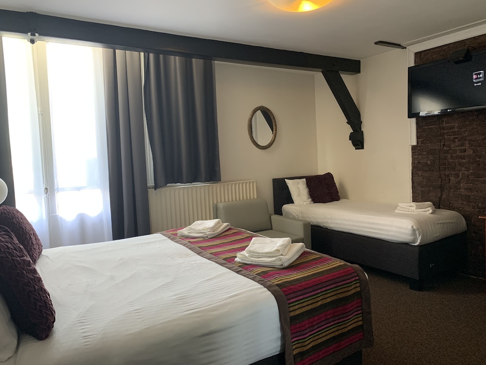 Di-Ann Hotel 38/67