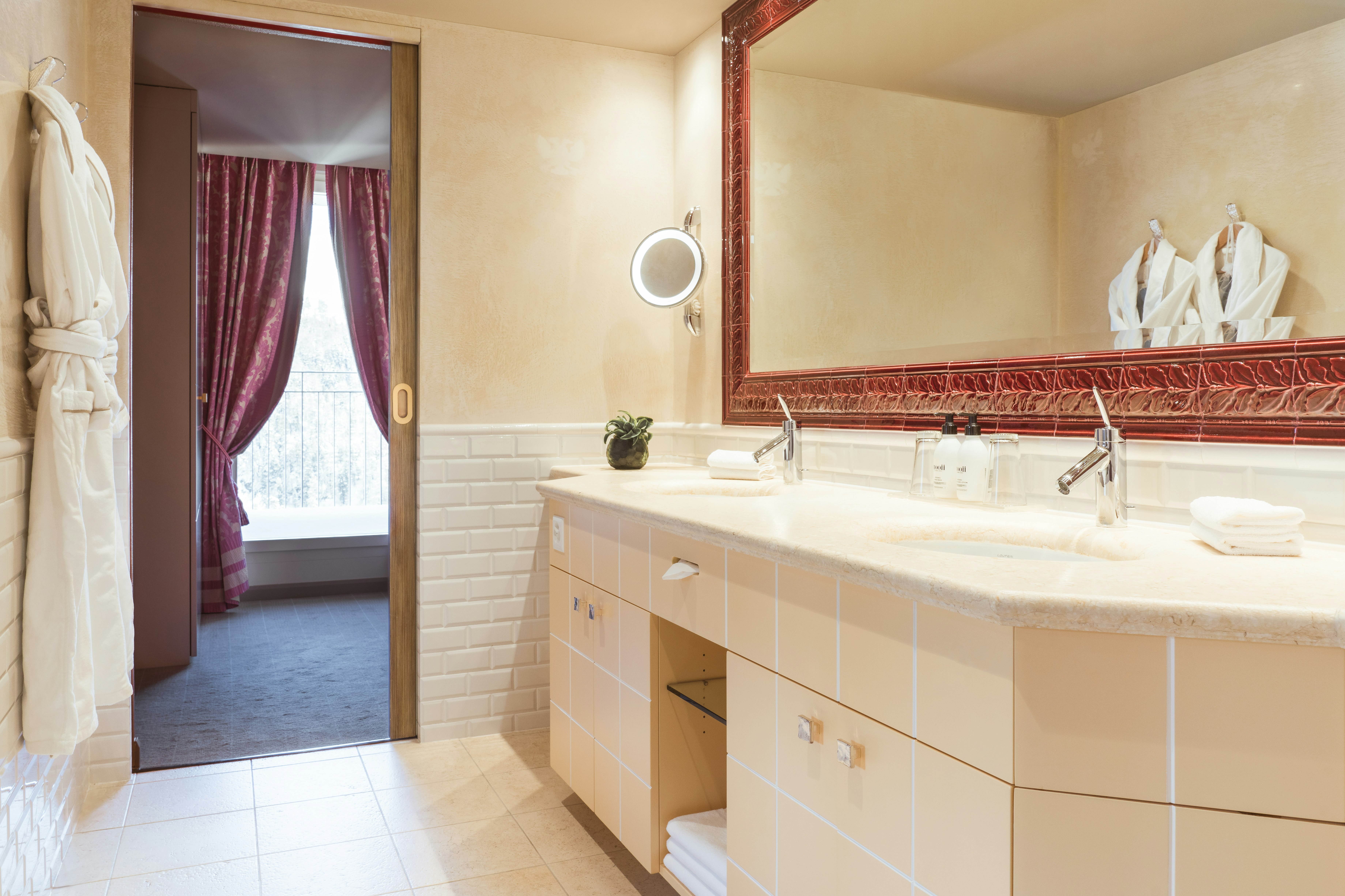 Carlton Hotel St Moritz 49/50
