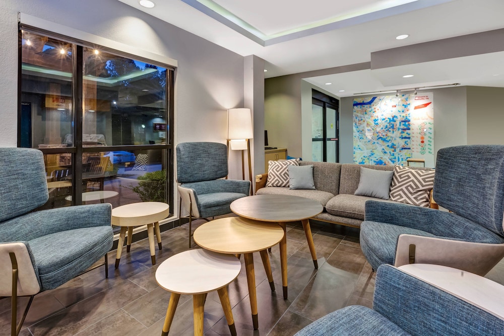 Towneplace Suites Nashville Airport 24/38