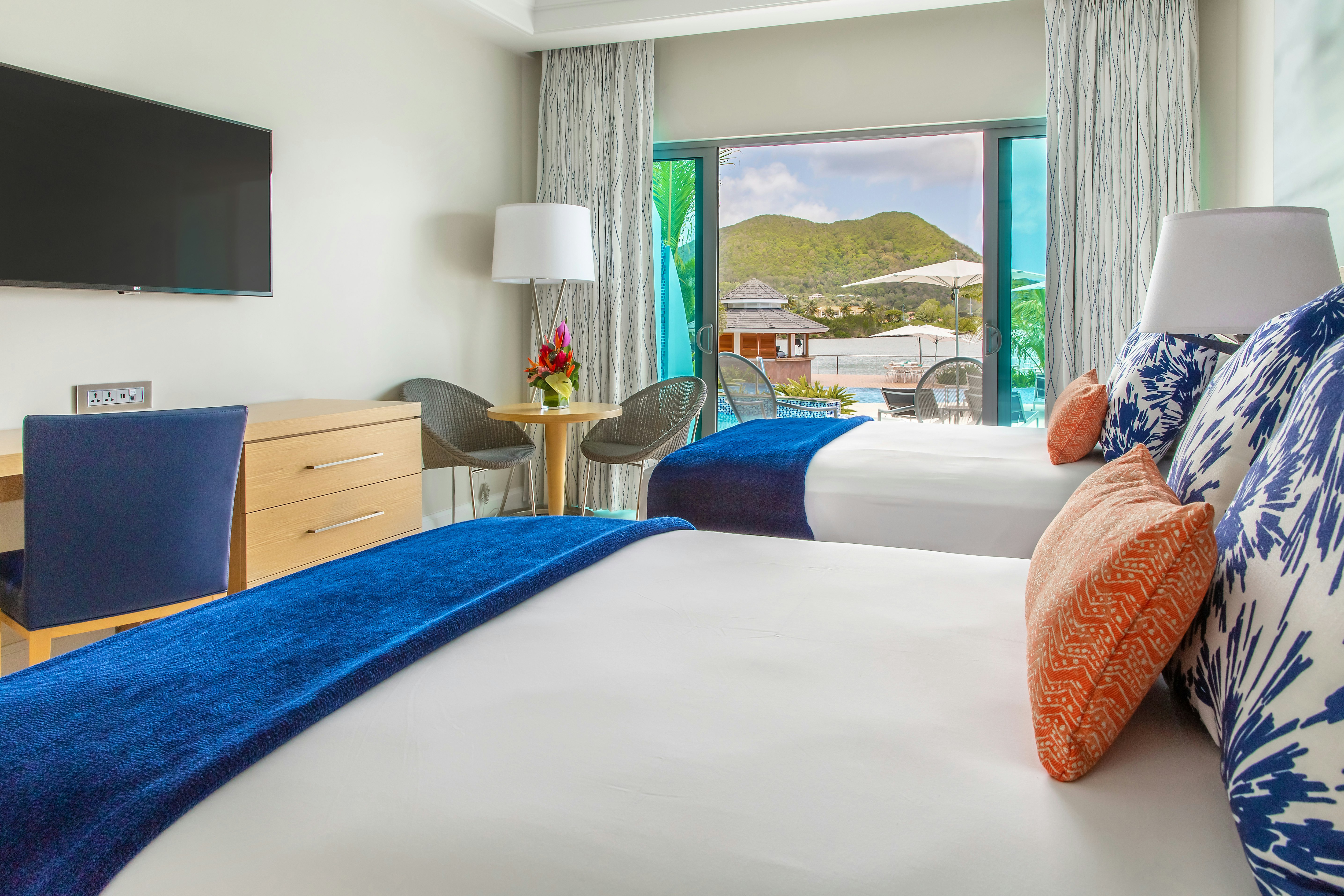 Swim Up, Double Bed