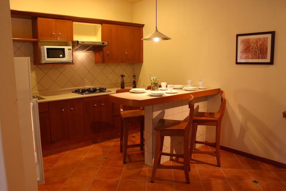 Alcazar Suites 23/30