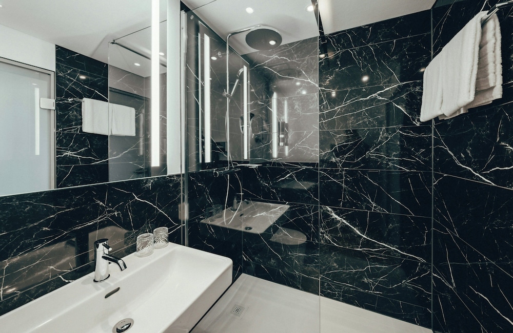 غرفة عائلية بسرير مزدوج، Leonardo Hotel Koln 7/7