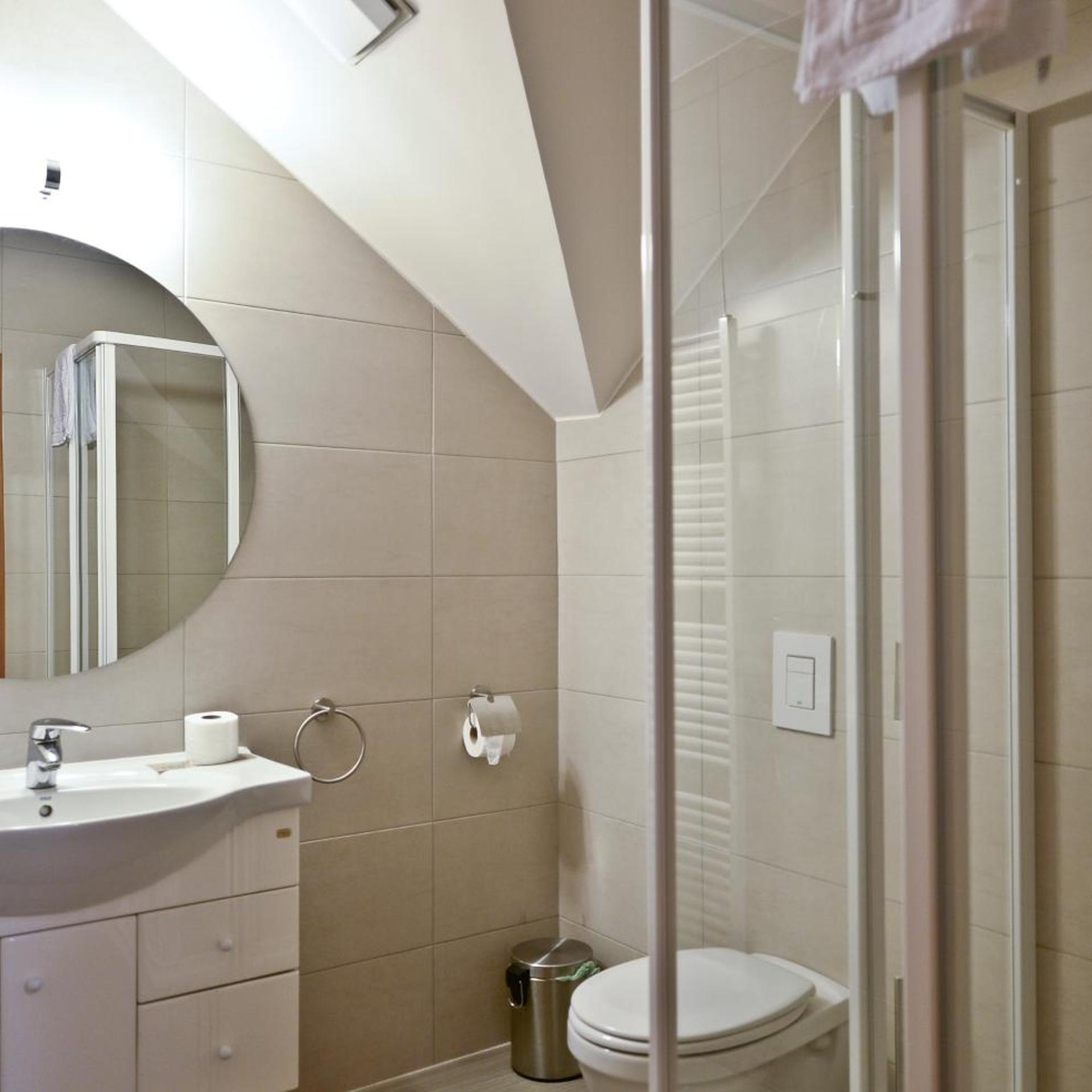 Imola Udvarhaz Dessert Hotel 49/50