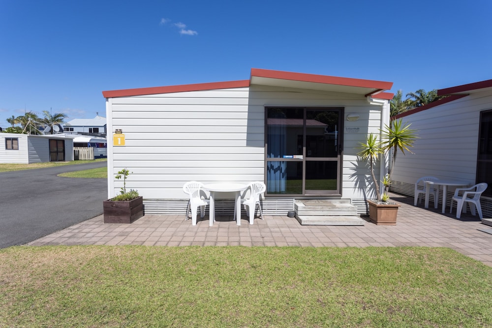 Cosy Corner Holiday Park 46/50