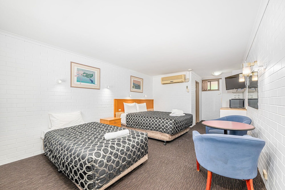 FAMILY, DOUBLE OR TWIN BED