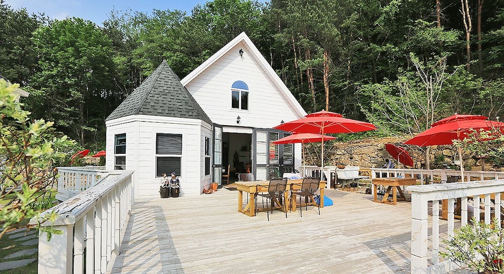 Kismet Cottage 25/26