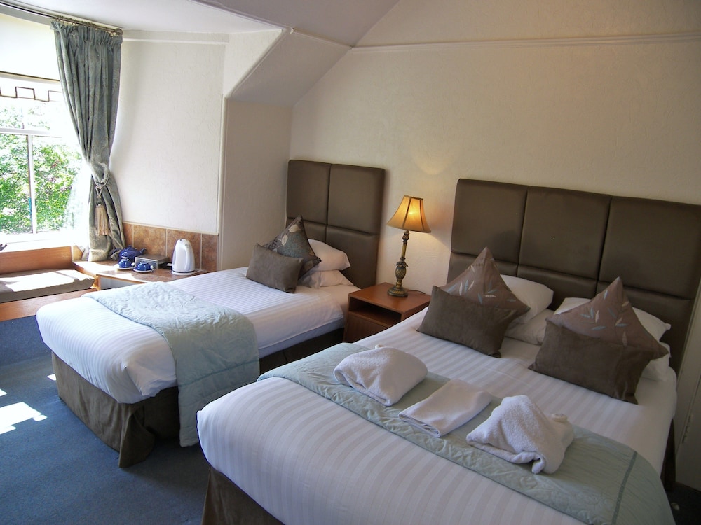 Rosemount Hotel 16/57