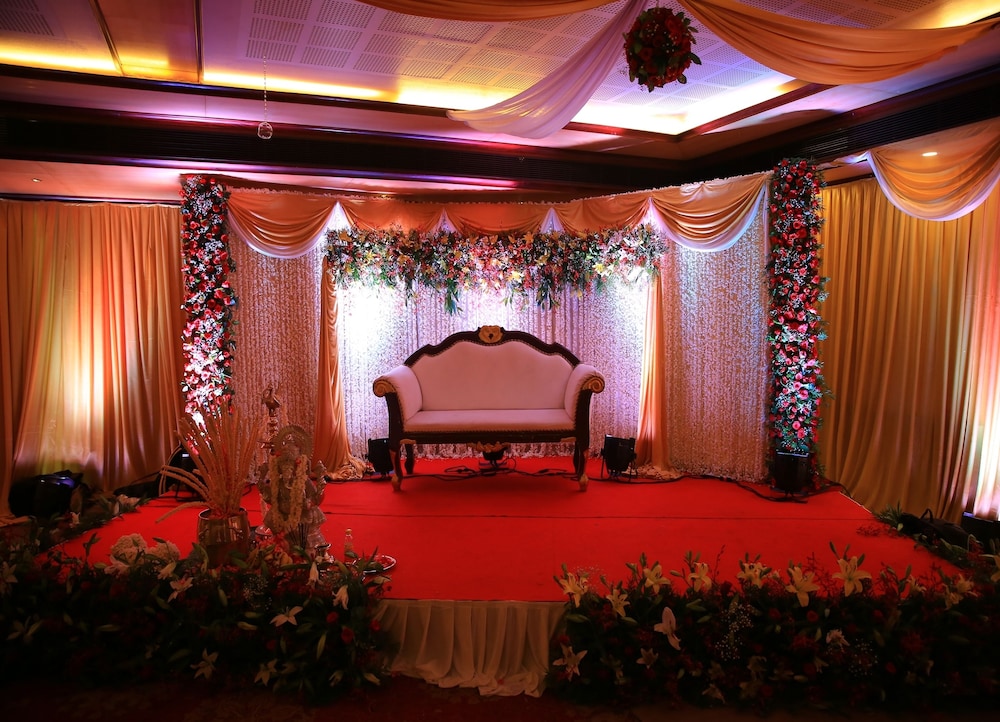 Classic Sarovar Portico 10/56