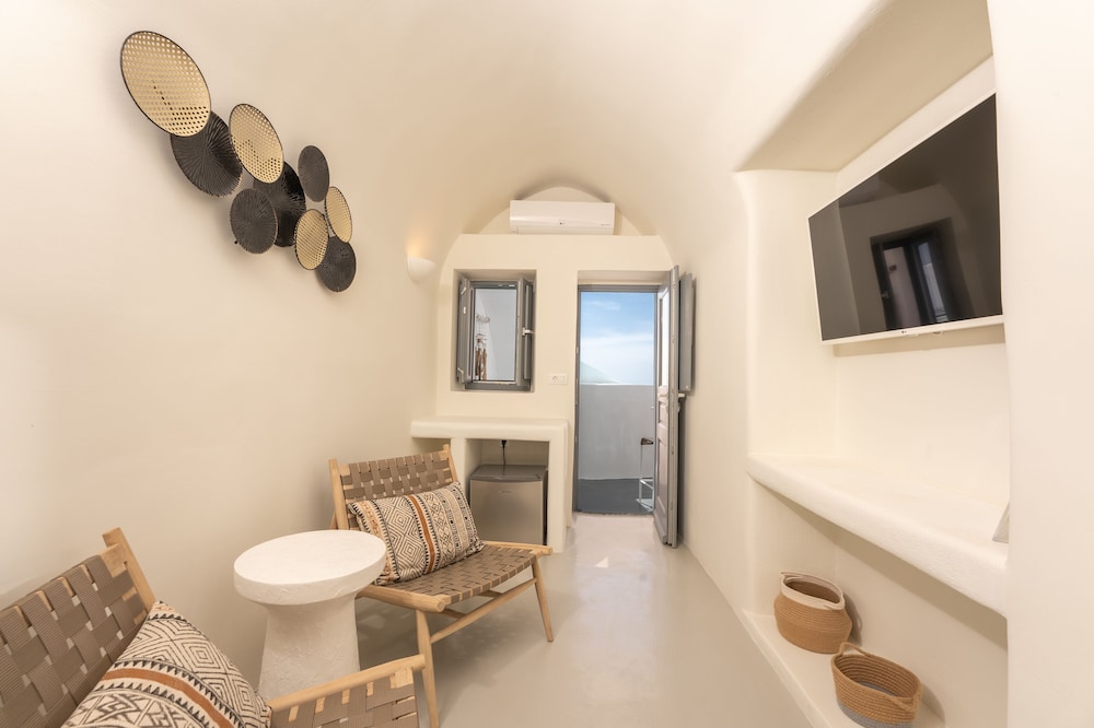 Cilon Suites Santorini 46/50
