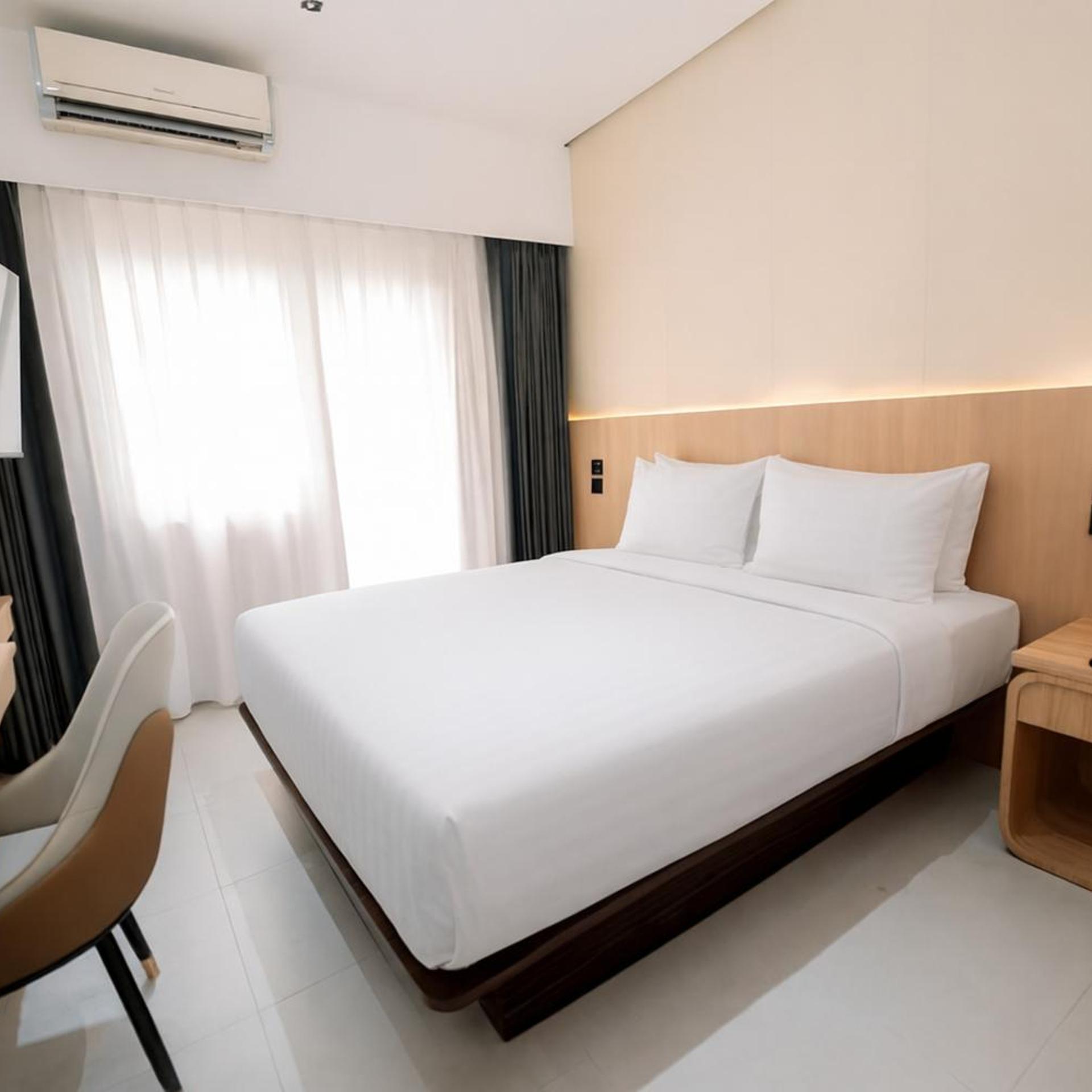 Smart, King Bed